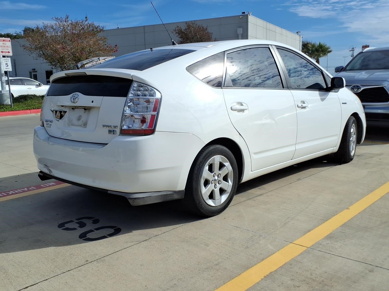 Used 2009 White Toyota Touring image 4