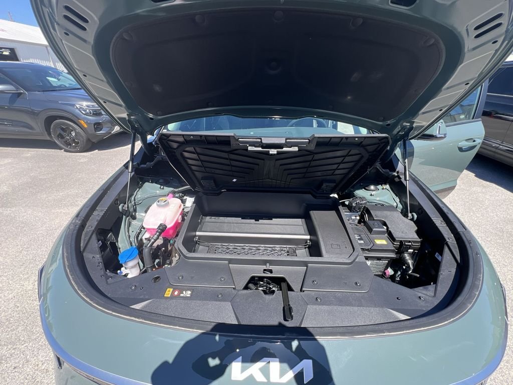 New 2026 Green Kia Wind image 26
