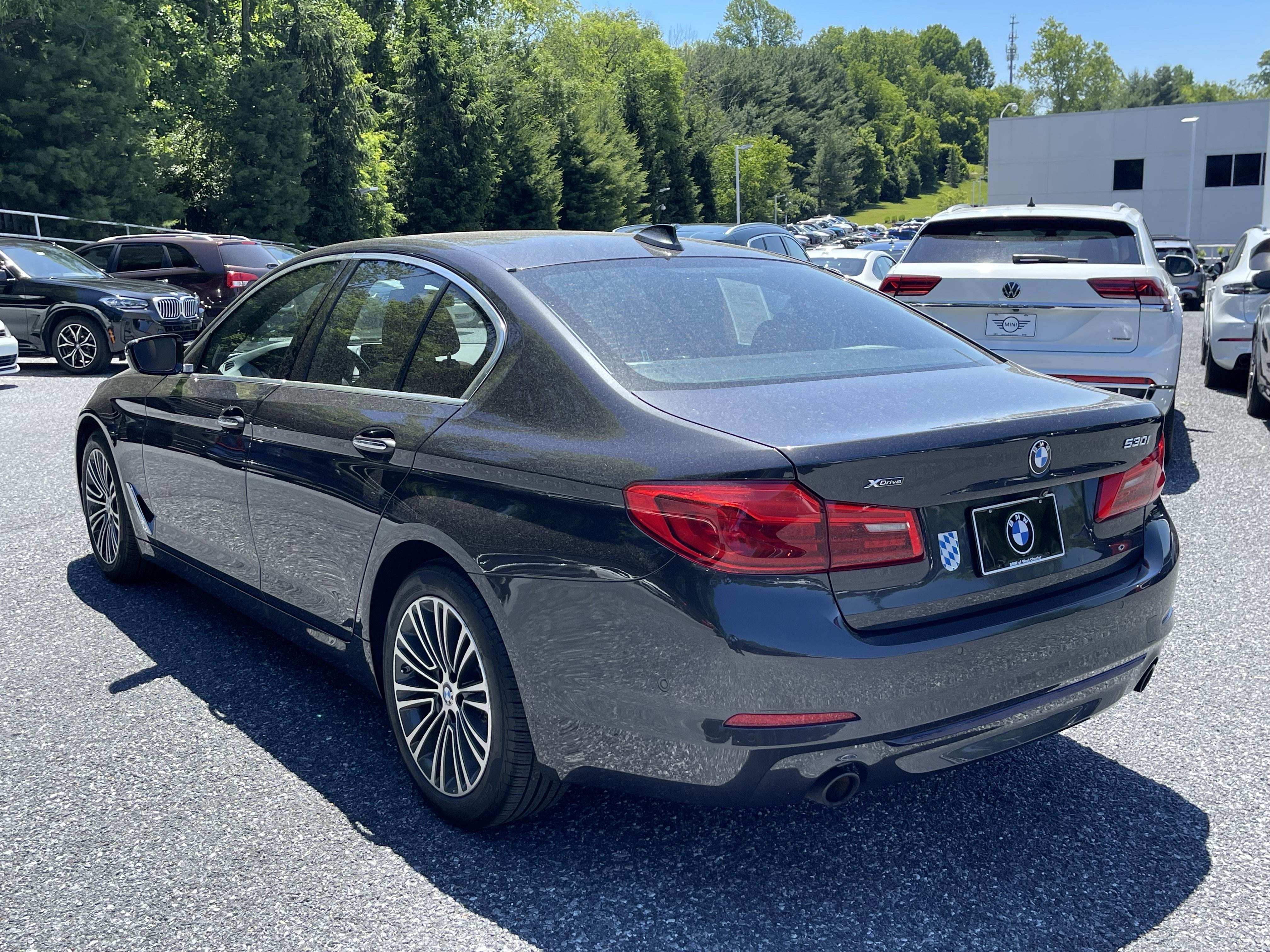 Used 2017 Dark Graphite Metallic BMW 530i xDrive image 5
