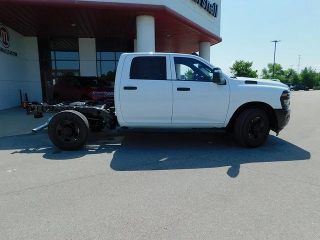 2025 RAM 2500 Tradesman - Photo 25