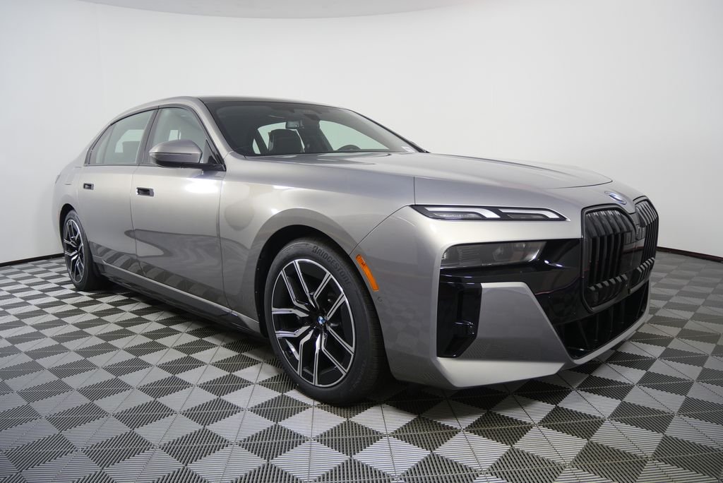 New 2026 Oxide Grey Metallic BMW xDrive60 image 2