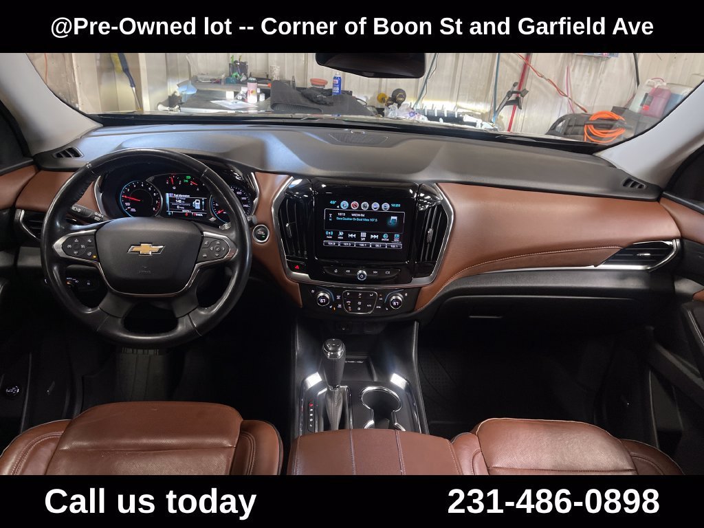 Used 2019 MOSAIC BLACK METALLIC Chevrolet High Country image 18