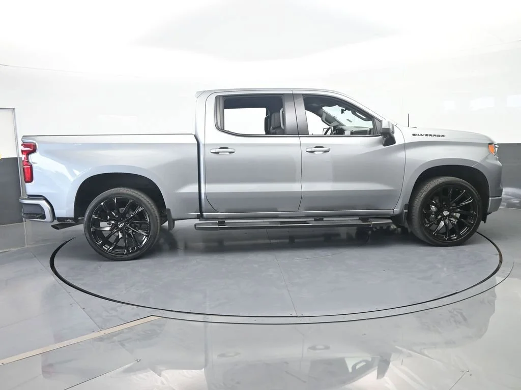 2025 Chevrolet Silverado 1500 LTZ - Photo 7