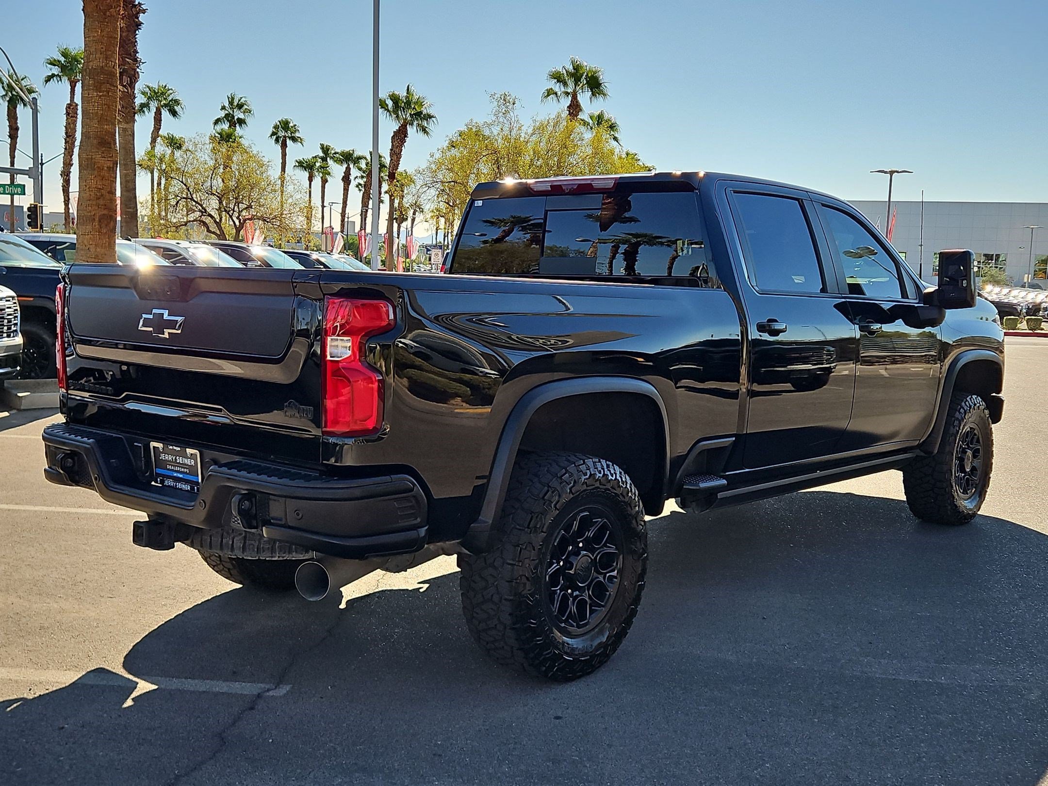 2024 Chevrolet Silverado 2500HD ZR2 - Photo 5