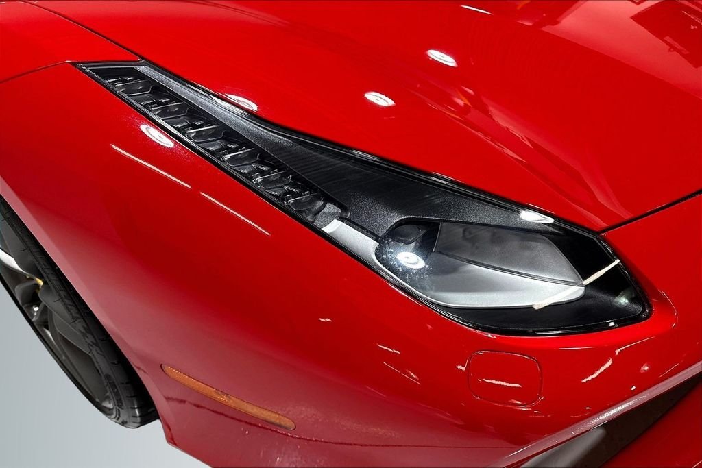 Used 2018  Ferrari  image 25