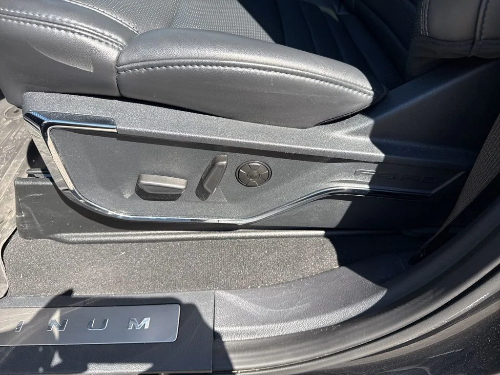 Used 2025 Black Ford Platinum image 27