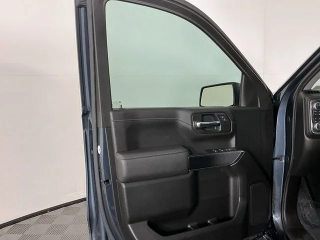 Used 2020 Blue GMC Elevation image 11