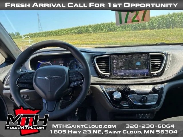 Used 2023 Black Chrysler Touring image 12