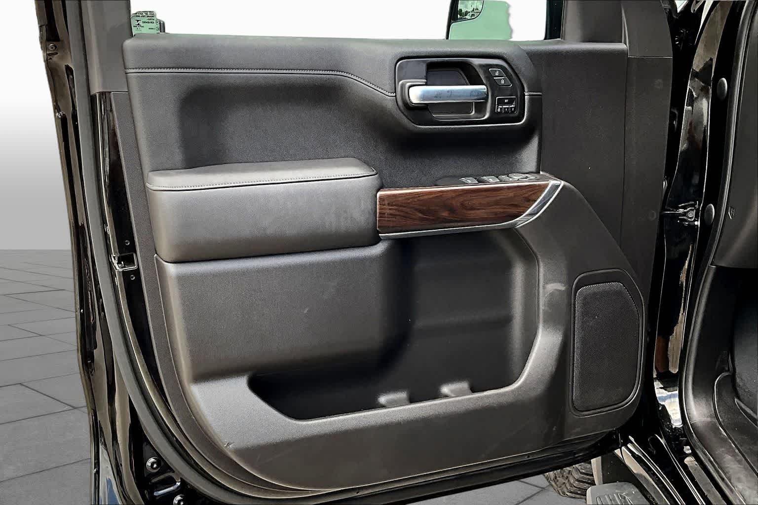 Used 2020 Onyx Black GMC SLT image 22