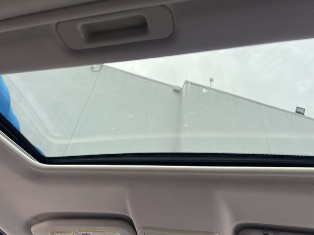 Used 2018 Black Ford SE image 9