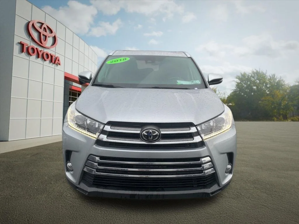 Used 2018 Silver Toyota Limited image 8