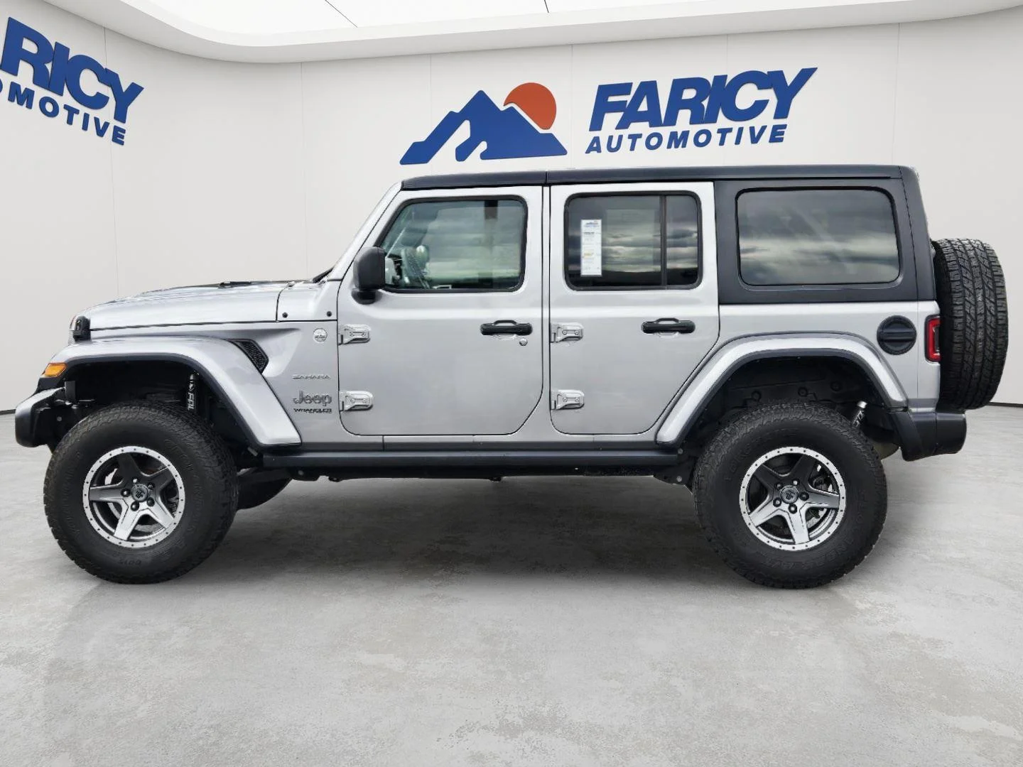 Used 2020 Billet Silver Metallic Jeep Sahara image 8