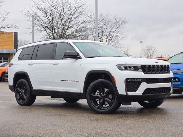 New 2026 Bright White Clear-Coat Exterior Paint Jeep Limited image 2