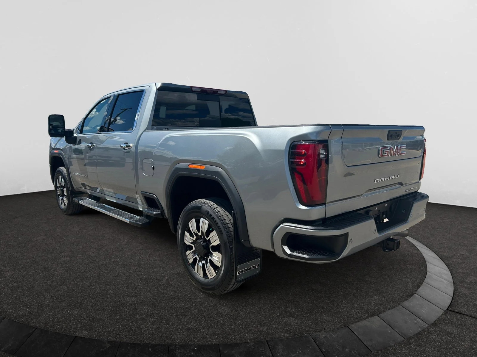 Used 2025 Gray GMC Denali Crew 6.6L DIESEL Leather Sunroof Nav 5th Wheel Prep Package image 3