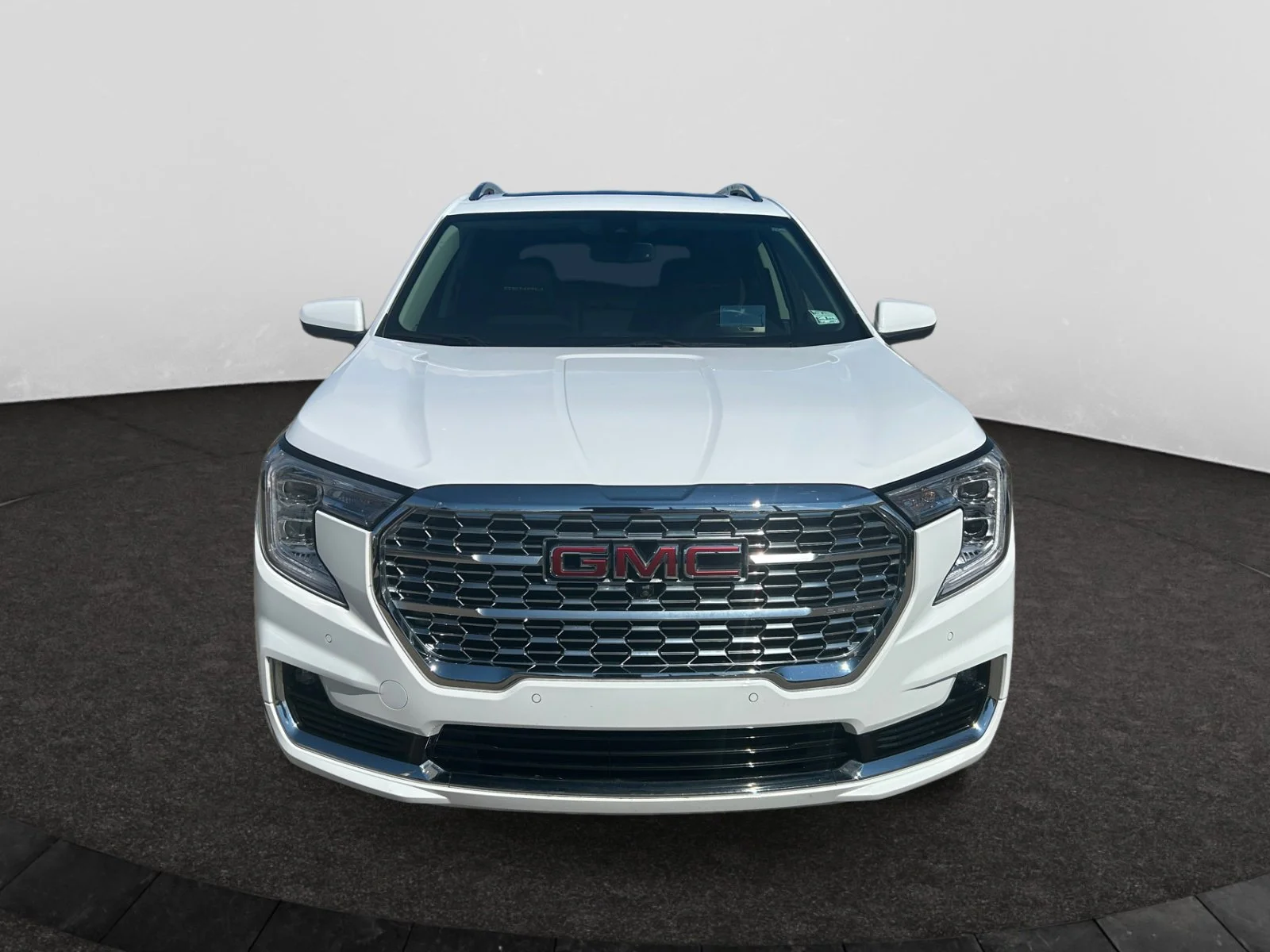 Used 2024 White GMC Denali AWD image 8