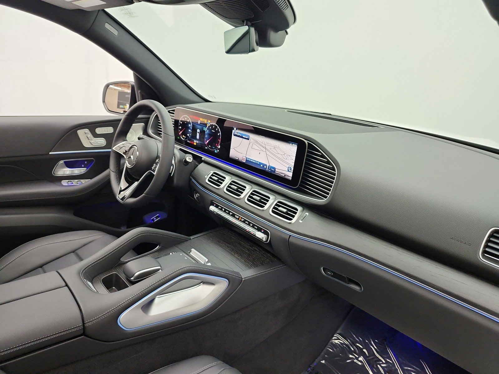 New 2026 Polar White Mercedes-Benz GLE 450 4MATIC® SUV image 14