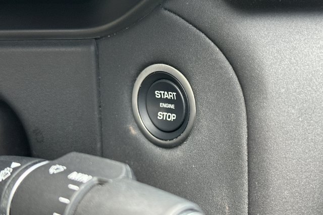 Certified Used 2026 White Land Rover Dynamic SE image 22
