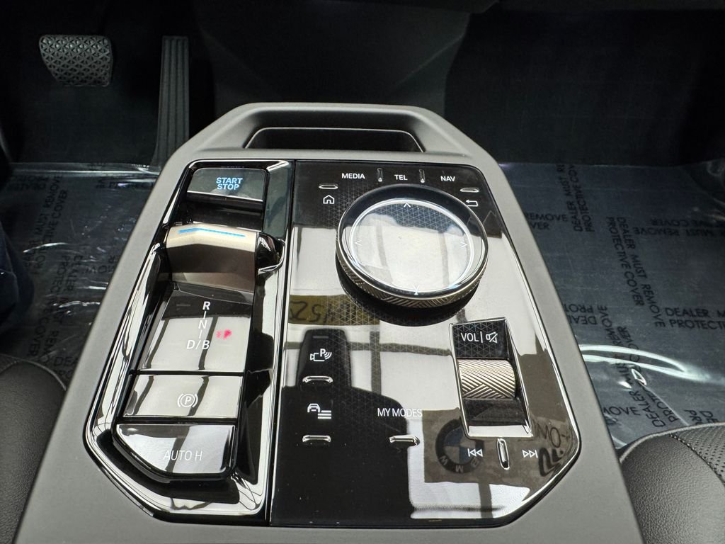 2026 BMW iX 60 - Photo 21