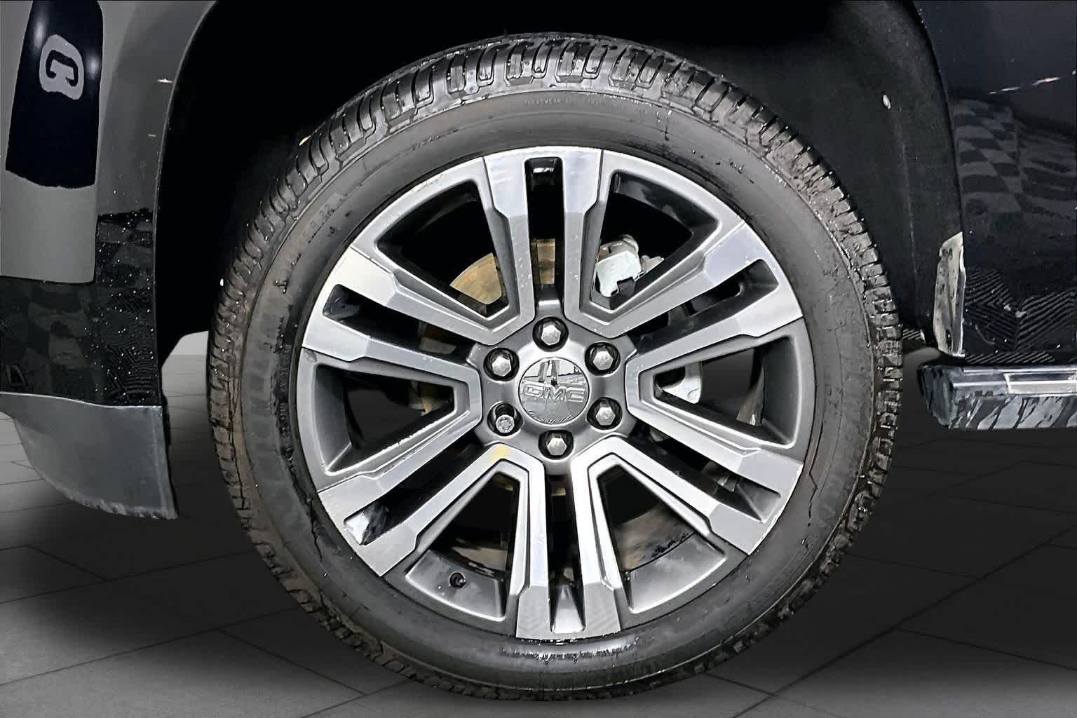 Used 2019 ONYX BLACK GMC Denali image 11