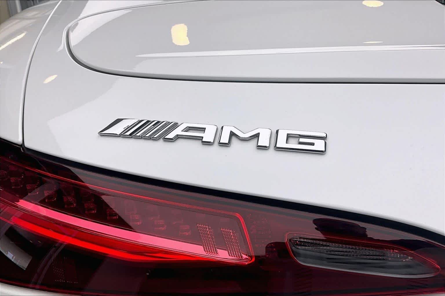 Used 2023 MANUFAKTUR Moonlight White Metallic Mercedes-Benz AMG® SL 43 image 32