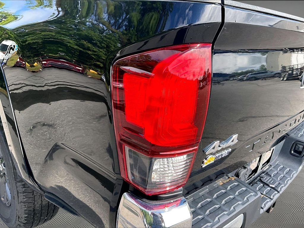 Used 2021 Midnight Black Metallic Toyota SR5 image 34