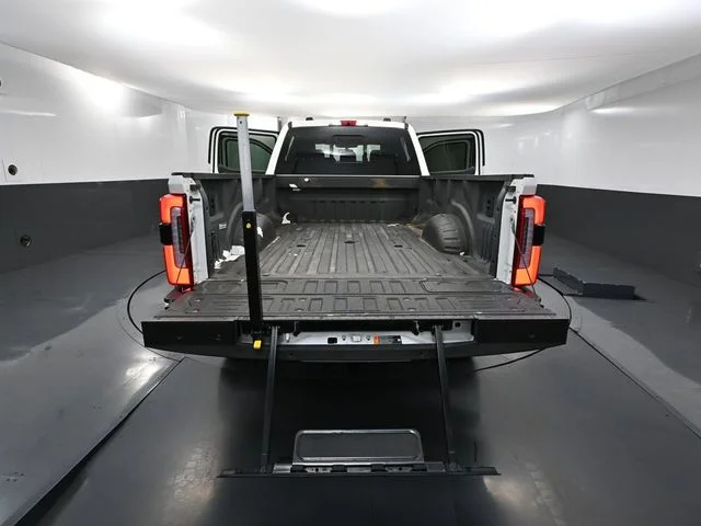 2024 Ford F-350 Super Duty Platinum - Photo 41