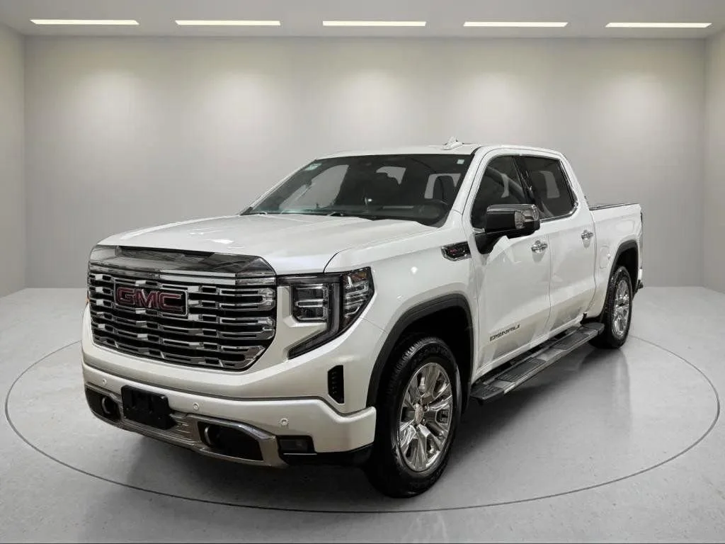 Certified Used 2023 White Frost Tricoat GMC Denali image 2