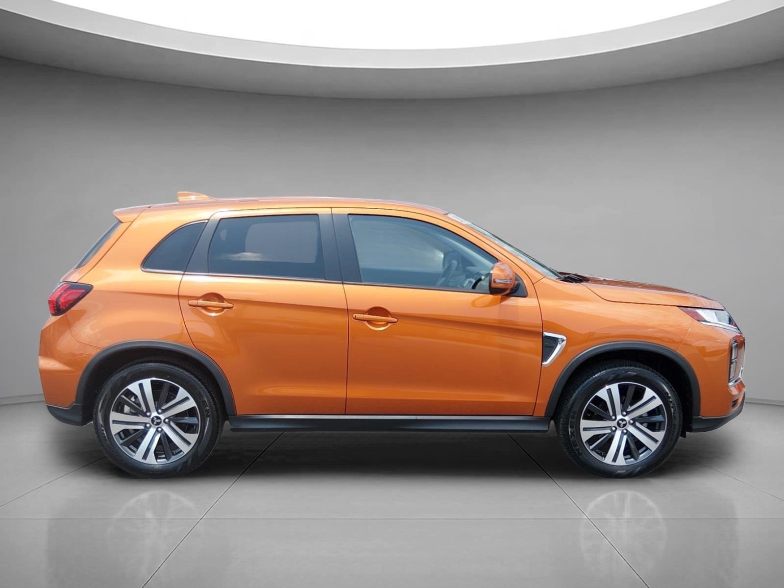 Used 2023 Sunshine Orange Metallic Mitsubishi ES image 6