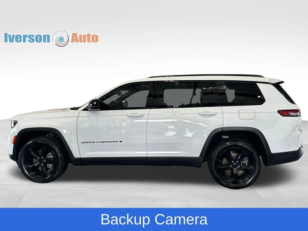 Used 2023 Bright White Clearcoat Jeep Limited image 6