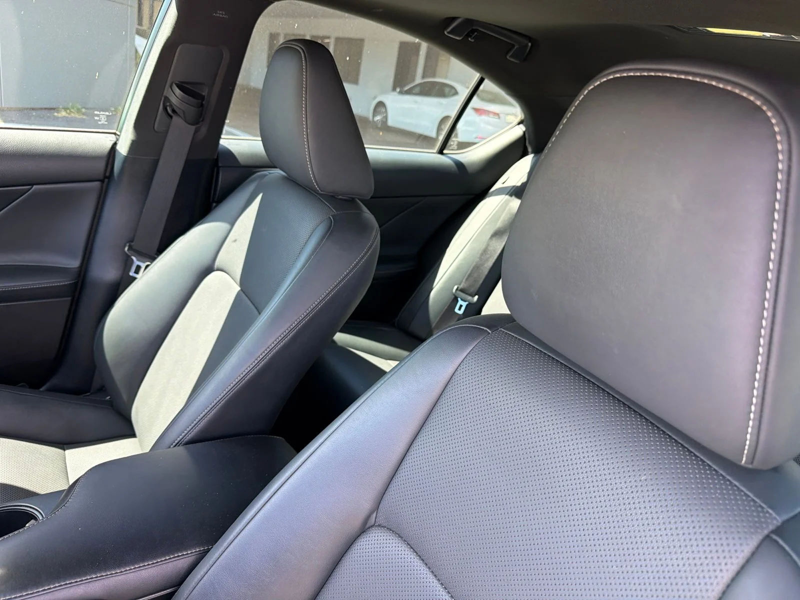 Used 2023 White Pearl Lexus 300 image 7