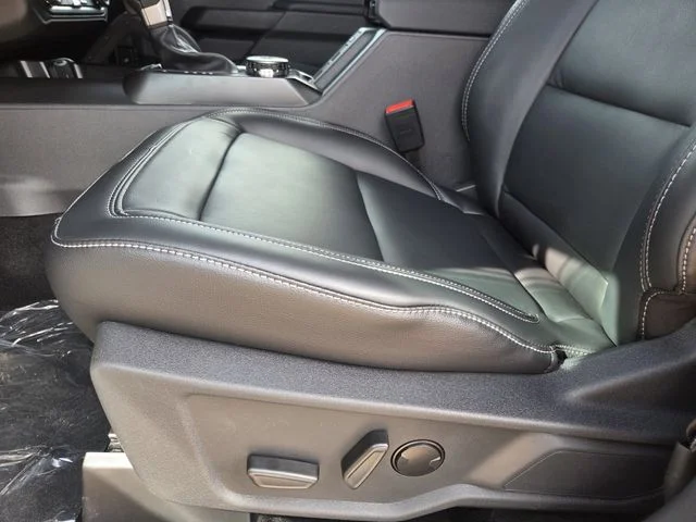 New 2026 Avalanche Gray Ford Outer Banks® image 32