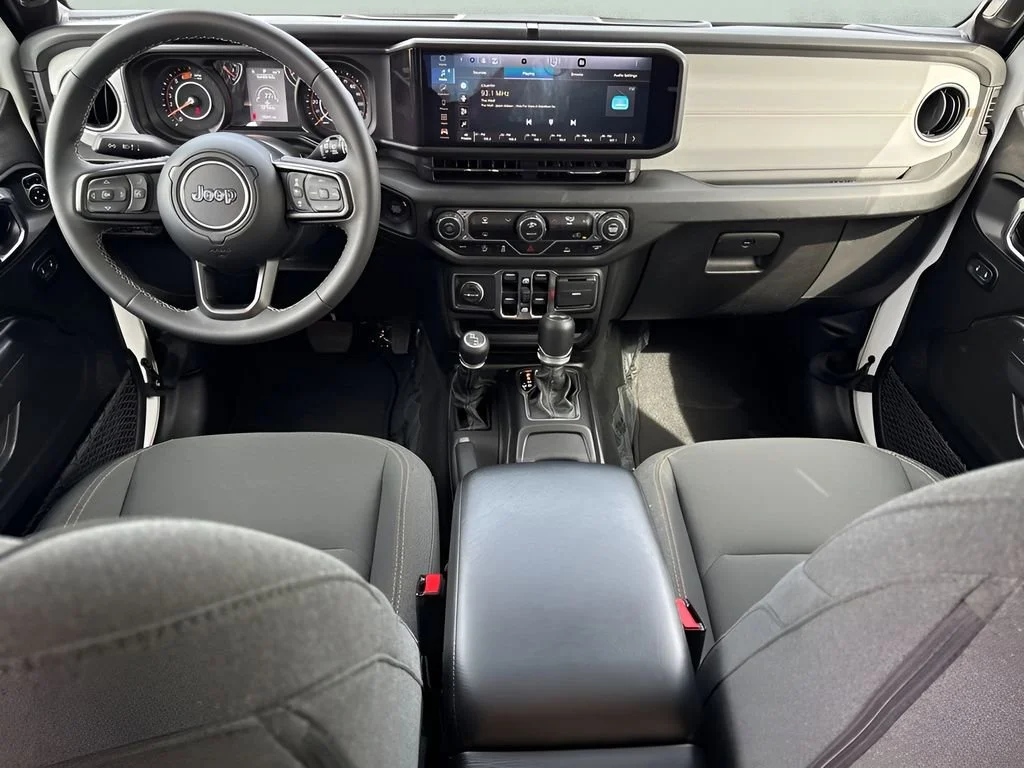 Used 2025 White Jeep Sport S image 13