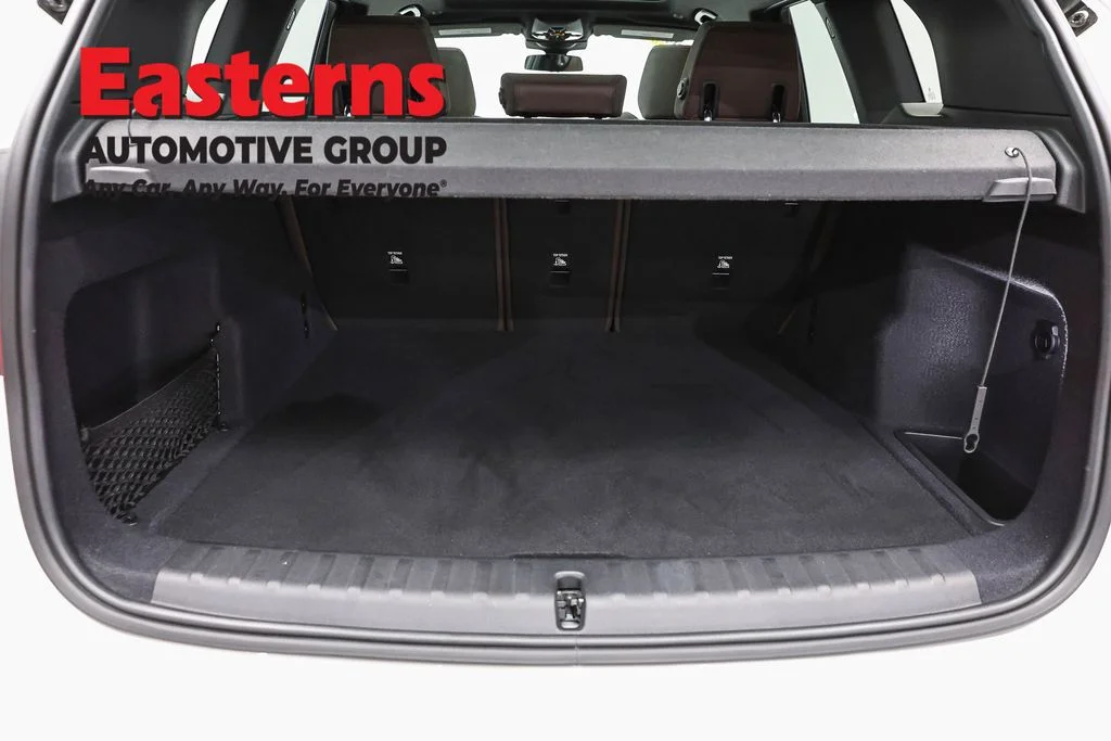 Used 2023 White BMW xDrive28i image 9