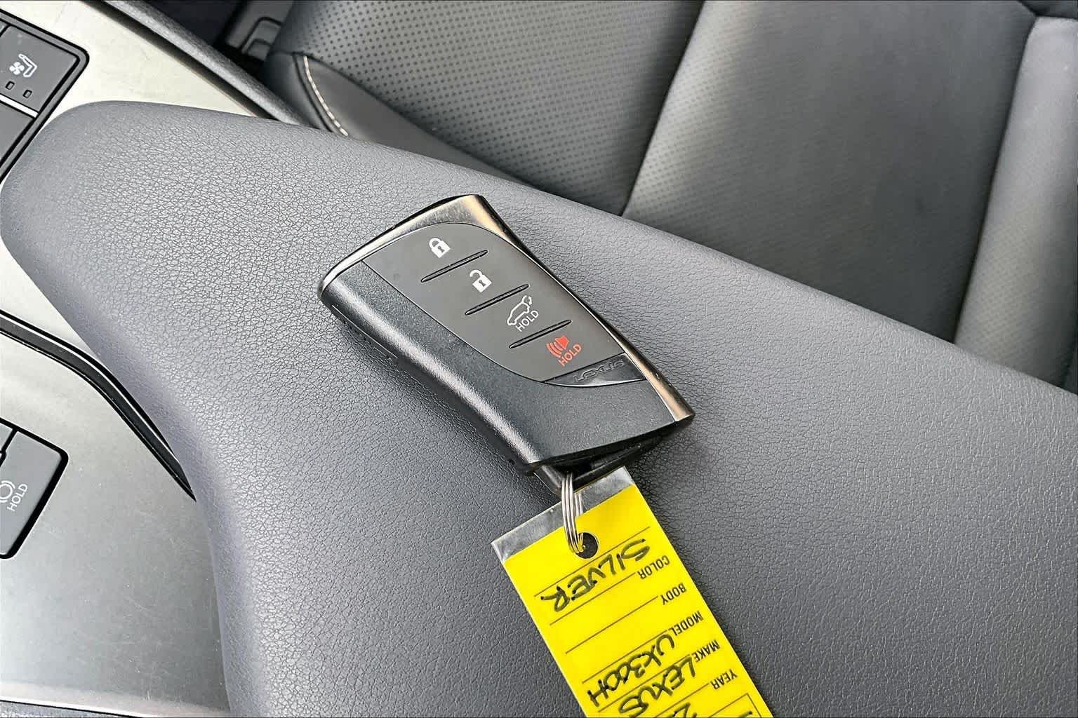 Used 2025 Iridium Lexus Premium image 11