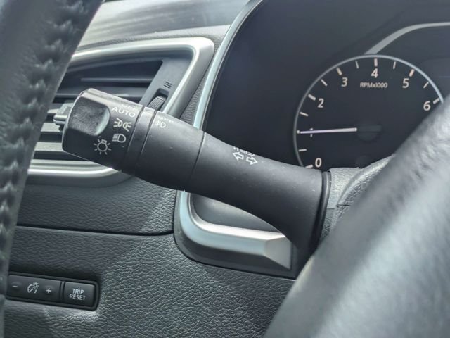 Used 2017 Silver Nissan SV image 27