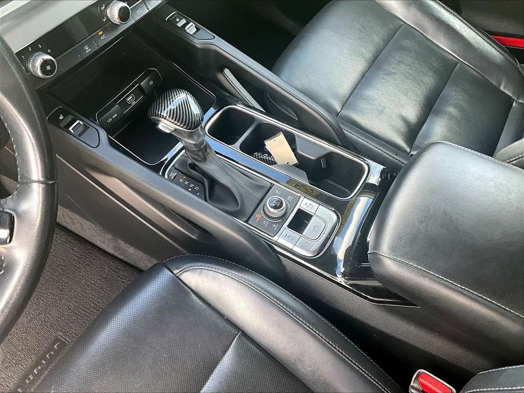 Used 2020 Black Kia S image 21