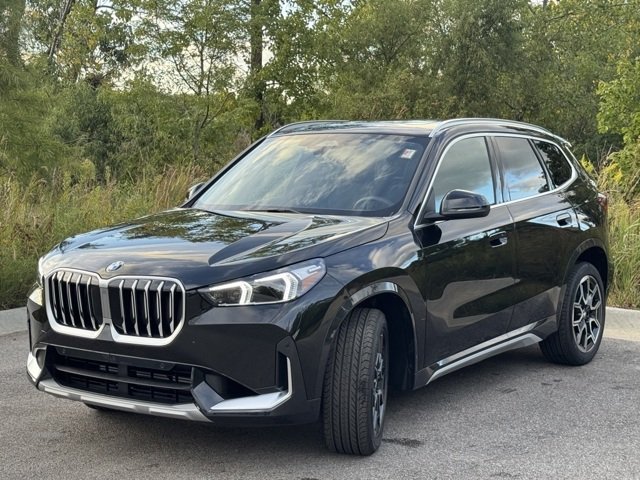 New 2026 Black Sapphire Metallic BMW xDrive28i image 3