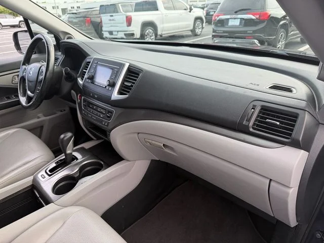 Used 2018 Blue Honda RTL image 16