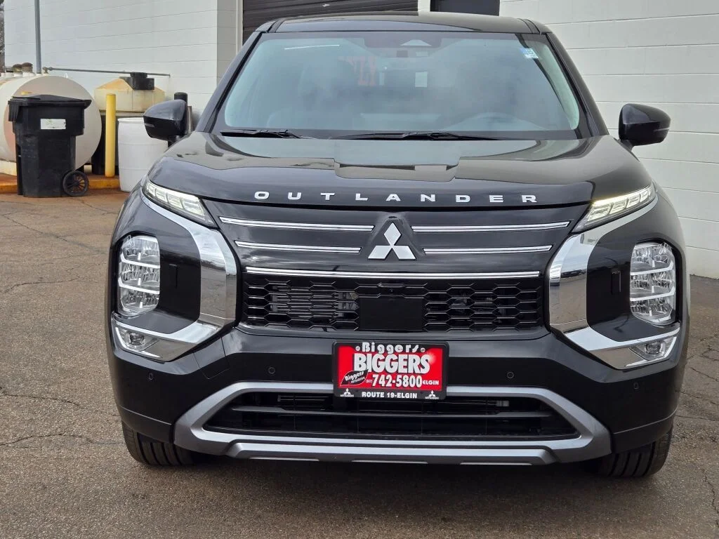 New 2026 Black Mitsubishi SE image 2