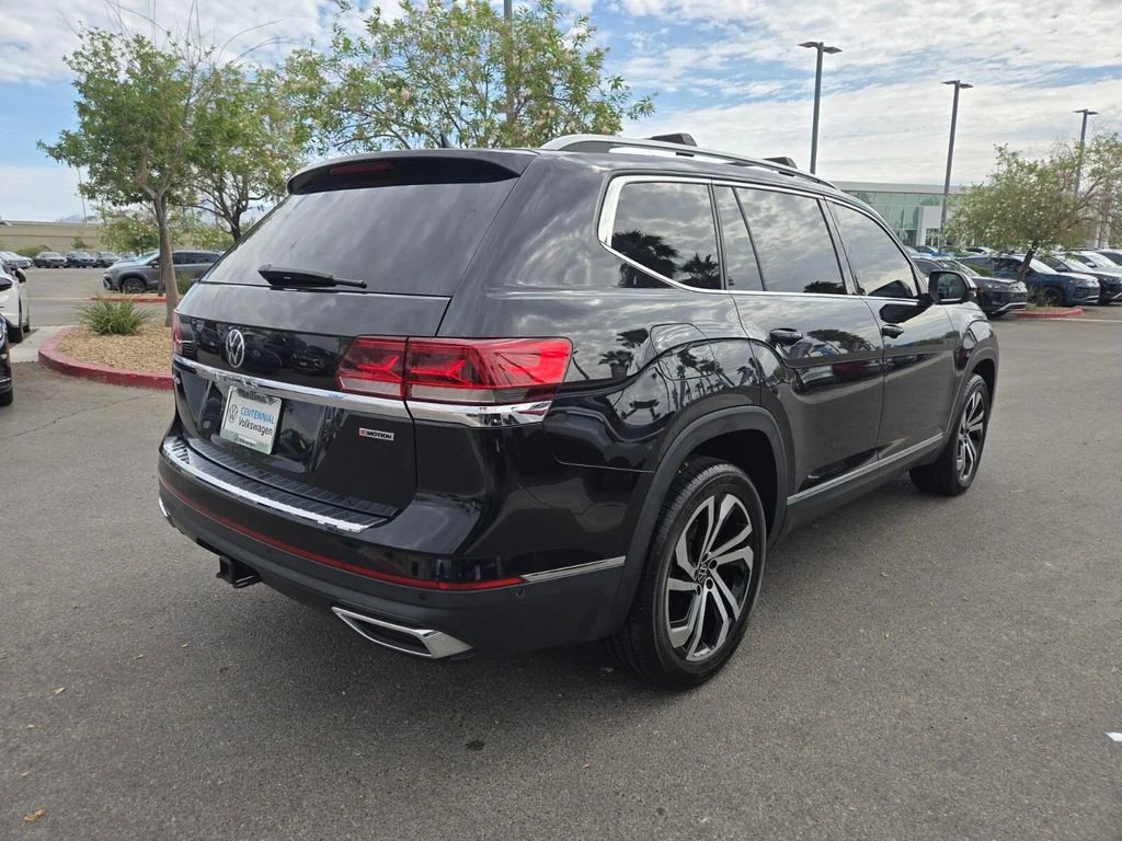 Used 2021 Black Volkswagen SEL Premium image 6
