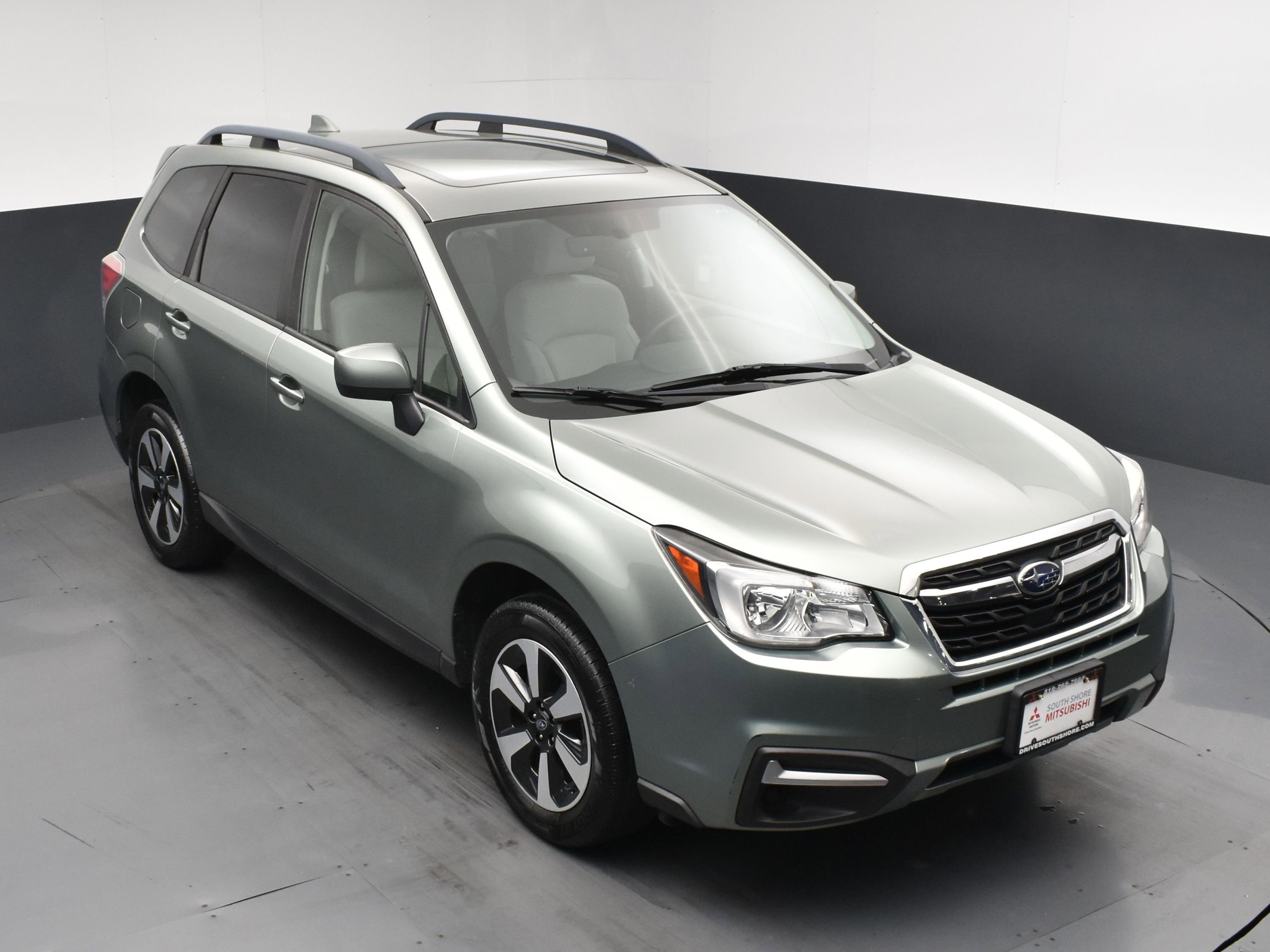 Used 2018 Jasmine Green Metallic Subaru Premium image 18