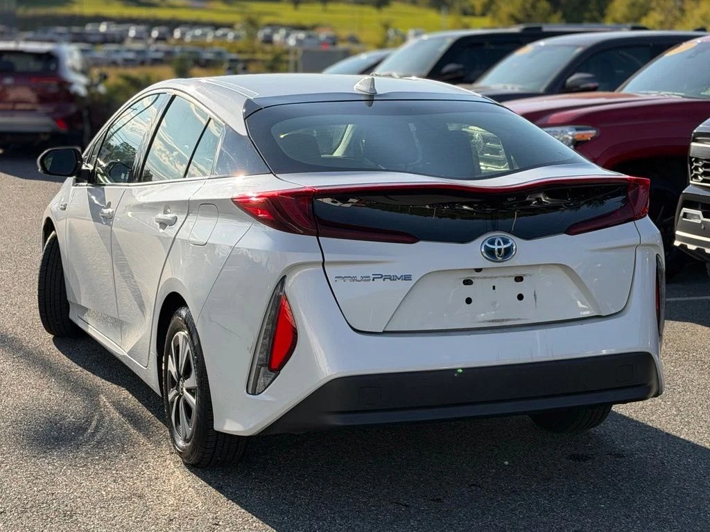 Used 2018 White Toyota Plus image 3