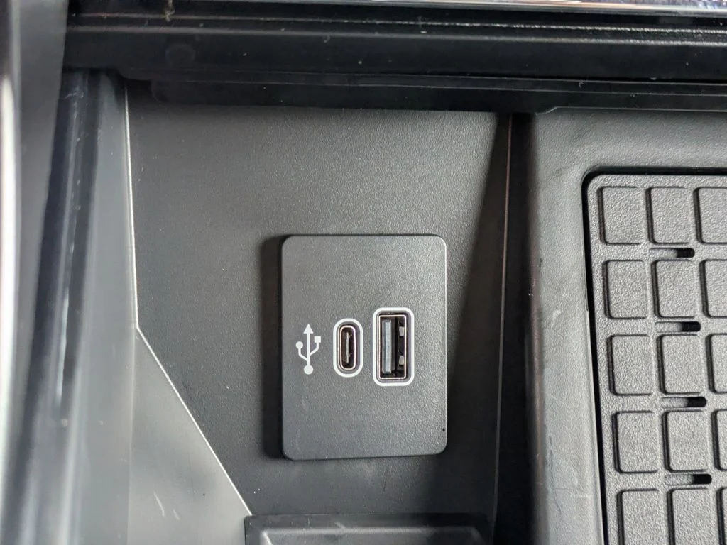 New 2026 Agate Black Metallic Ford Lariat image 23