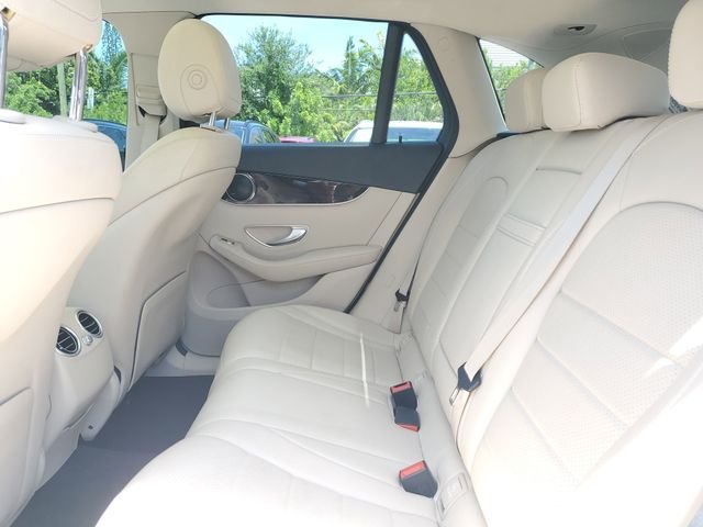 Used 2021  Mercedes-Benz GLC 300 image 20