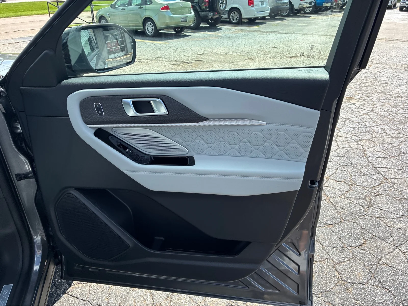 New 2026 Carbonized Gray Metallic Ford Platinum™ image 20