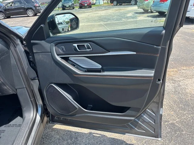 New 2026 Carbonized Gray Metallic Ford Tremor® image 44