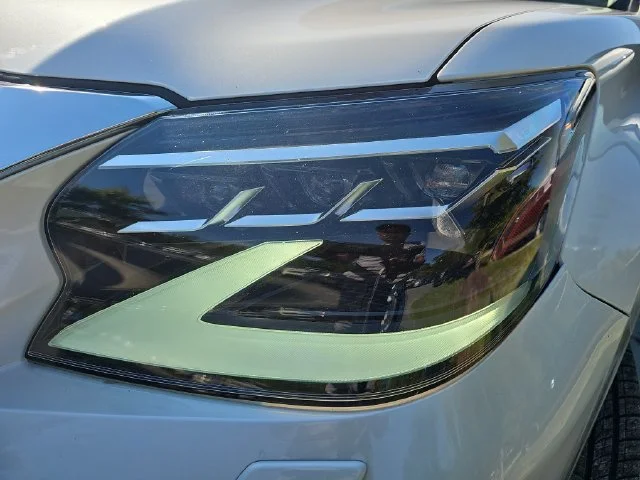 Used 2021 White Lexus 460 image 30