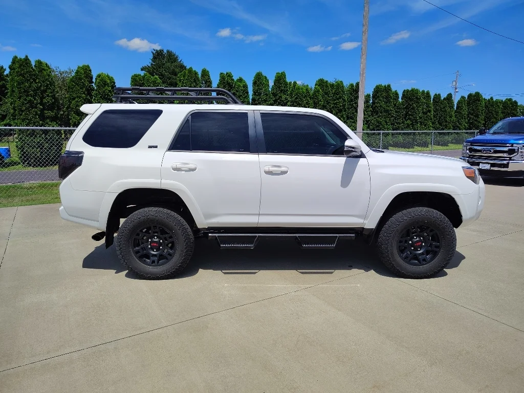 Used 2022 White Toyota SR5 Premium image 3