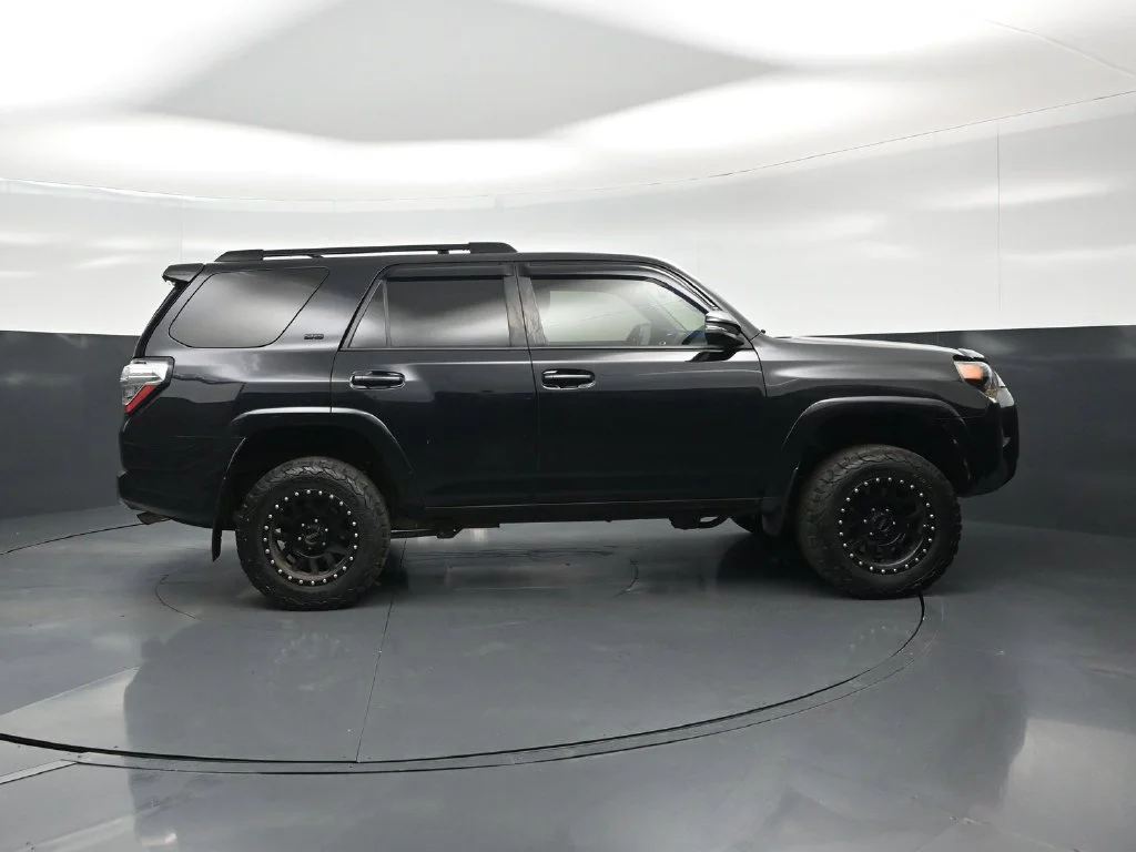 Used 2018 Black Toyota SR5 Premium image 25
