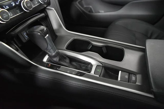 Used 2018  Honda EX-L image 22
